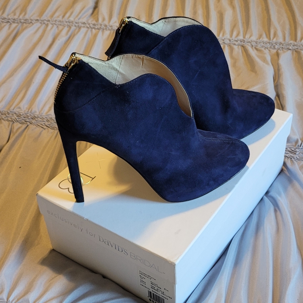 Heels - Picture 4 of 4